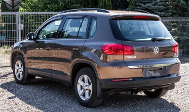 накладка на кришку багажника Volkswagen Tiguan (нижня) фото
