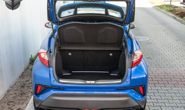 защитная накладка на край багажника Toyota C-HR  фото