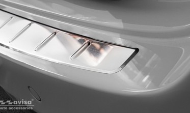 Защитная накладка на бортик заднего бампера Mercedes CLA C118 фото
