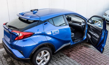 захисні накладки на пороги з LED підсвічуванням TOYOTA C-HR фото