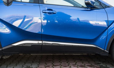 Хром полосы на двери TOYOTA CH-R 2016-... фото