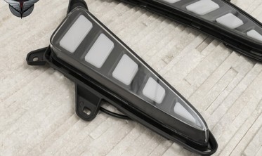 ДНЕВНЫЕ ХОДОВЫЕ ОГНИ (DRL)  TOYOTA C-HR с указателем поворота фото