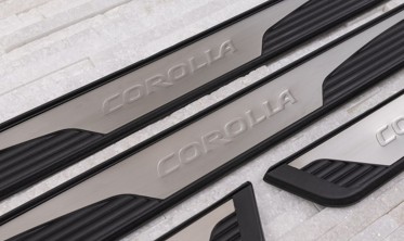 защитные накладки на порожки TOYOTA COROLLA E16 XI фото