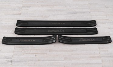 защитные накладки на порожки TOYOTA COROLLA E16 XI фото