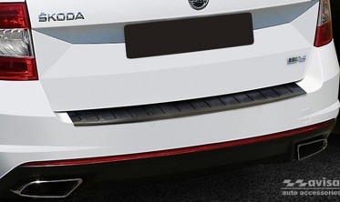 Накладка на бортик заднего бампера Skoda Octavia III RS Kombi черная фото