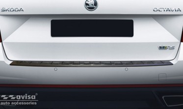 Накладка на бортик заднего бампера Skoda Octavia III RS Kombi черная фото