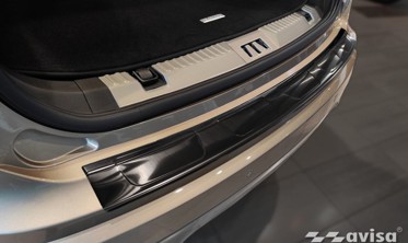 Защитная накладка на бортик заднего бампера Ford Edge II черная фото