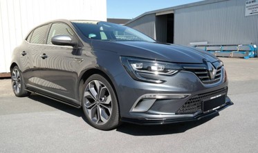 Тюнінговий дифузор переднього бампера Renault Megane MK4 GT-line фото