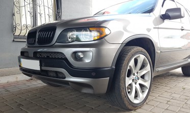 Накладка переднего бампера BMW X5 Е53 IS-стиль фото