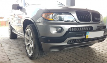 Накладка переднего бампера BMW X5 Е53 IS-стиль фото