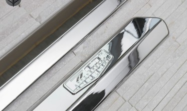 Хром накладки на двери Jeep Comapass 70th Anniversary фото