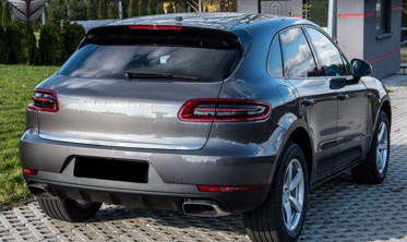нижняя накладка на крышку багажника Porsche Macan фото