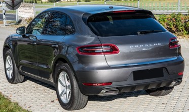 нижняя накладка на крышку багажника Porsche Macan фото