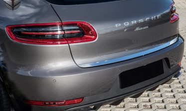 нижняя накладка на крышку багажника Porsche Macan фото