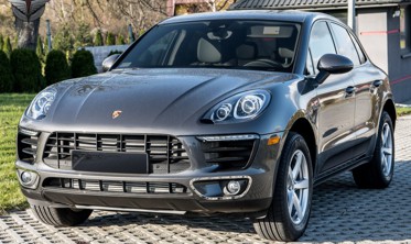 хром накладки вокруг передних противотуманок Porsche Macan фото