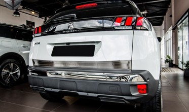 накладка на крышку багажника Peugeot 3008 (нижняя) фото