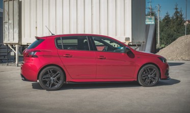 Тюнінг накладки під бічні пороги Peugeot 308 версія GT MK2 рестайл фото
