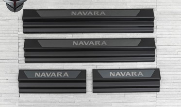 защитные накладки на порожки NISSAN NAVARA 2015-... фото