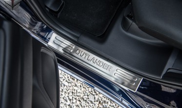 Защитные накладки на порожки Mitsubishi Outlander III фото