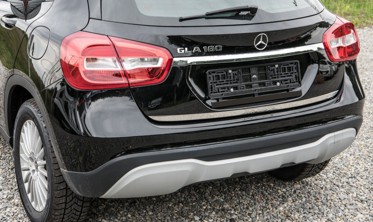 Листва (накладка) на крышку багажника Mercedes GLA X156 2013-2019 фото