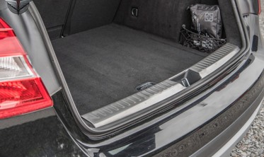 защитная накладка порога багажника Mercedes GLA фото