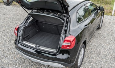 защитная накладка порога багажника Mercedes GLA фото