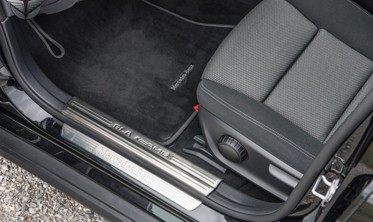 защитные накладки на пороги Mercedes GLA (внутренние) фото