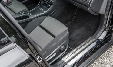 защитные накладки на пороги Mercedes GLA (внутренние) фото