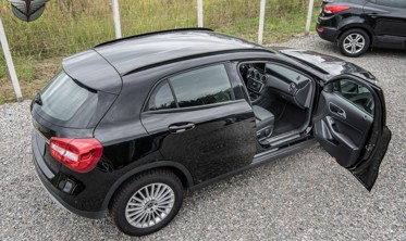 защитные накладки на пороги Mercedes GLA (внутренние) фото