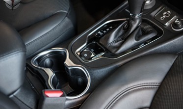 декоративная рамка подлокотника заднего JEEP CHEROKEE 2013-... фото