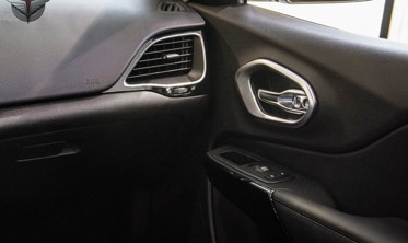 хром рамки на ручки дверей Jeep Cherokee (внутренние) фото