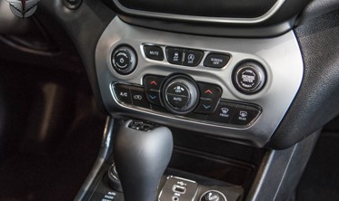 рамка центральной консоли Jeep Cherokee фото