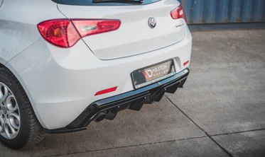 Накладка заднего бампера Alfa Romeo Giulietta рестайл (выхлопная с одной стороны) фото