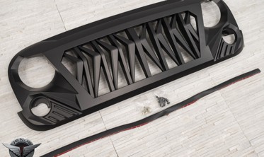 Тюнинговая решетка радиатора Jeep Wrangler JK модель VIPER фото