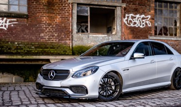 Накладки под боковые пороги Mercedes E63 AMG Sedan W212 послерестайл фото