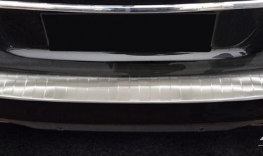 накладка на задний бампер с бортиком VOLVO V70 3 FL kombi фото