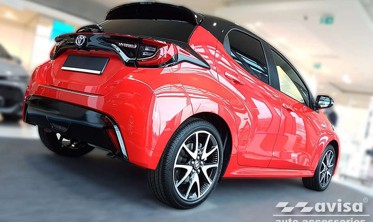 захисна накладка на задній бампер Toyota Yaris 4 Hatchback 5D фото