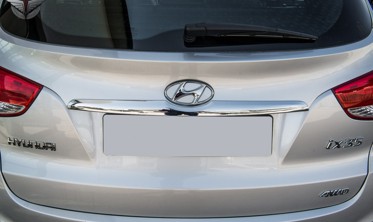 хром накладка на крышку багажника Hyundai ix35 фото