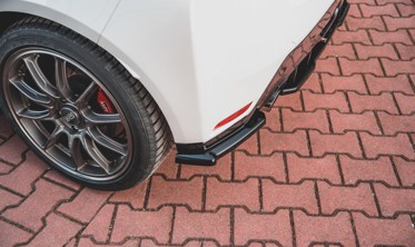 Бічні накладки заднього бампера Toyota GR Yaris MK4 фото
