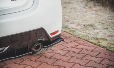 Бічні накладки заднього бампера Toyota GR Yaris MK4 фото