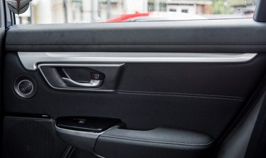 внутренние накладки на двери HONDA CR-V 2017+ фото