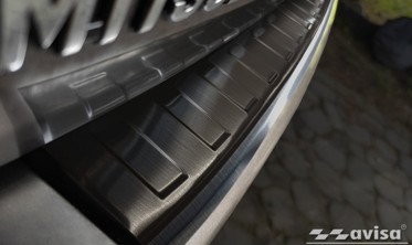 Защитная накладка для заднего бампера Peugeot 4007 черная фото
