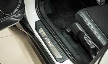 захисні накладки на порожки з LED підсвічуванням Honda HR-V фото