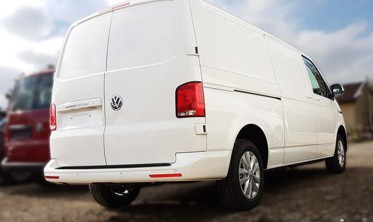 Защитная накладка для заднего бампера VW T5, T6 черная фото