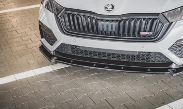 Дифузор переднього бампера Skoda Octavia RS MK4 вер.1 фото