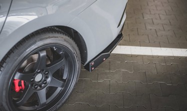 Комплект боковые накладок заднего бампера Skoda Octavia RS MK4  фото