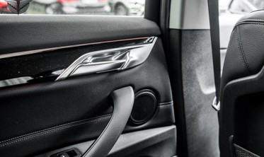 внутрішні накладки на ручки дверей BMW X1 F48 фото