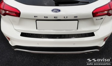 Карбоновая накладка на бортик заднего бампера Ford Focus 4 Hatchback фото