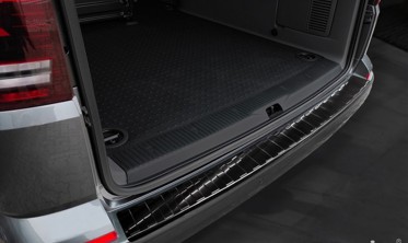 Накладка бортика заднего бампера Volkswagen Transporter T6 черная фото