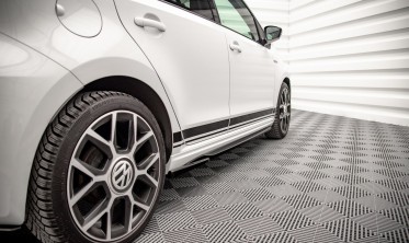 Тюнинговые накладки под боковые пороги Volkswagen UP GTI фото